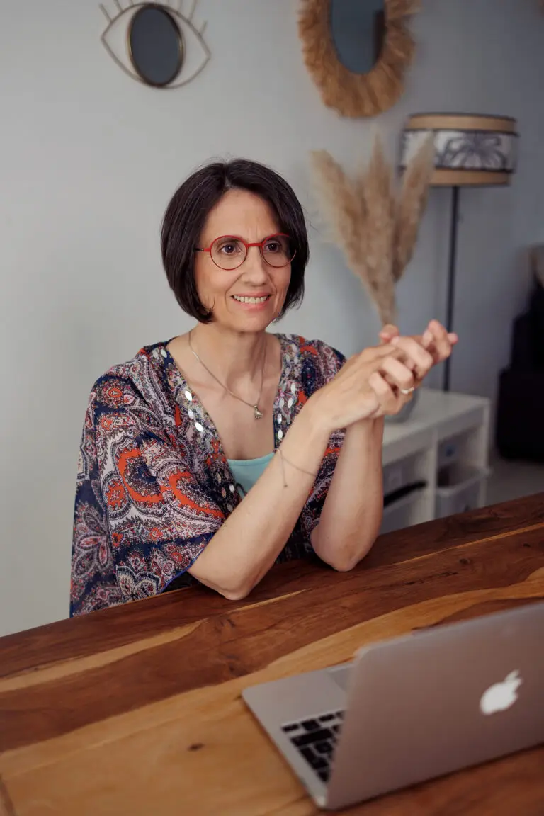 EMMANUELLE GERNOT en consultation
